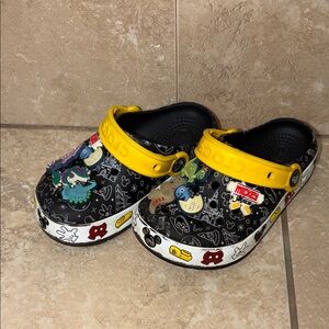 CROCS Kids Black and Yellow Cartoon Slippers